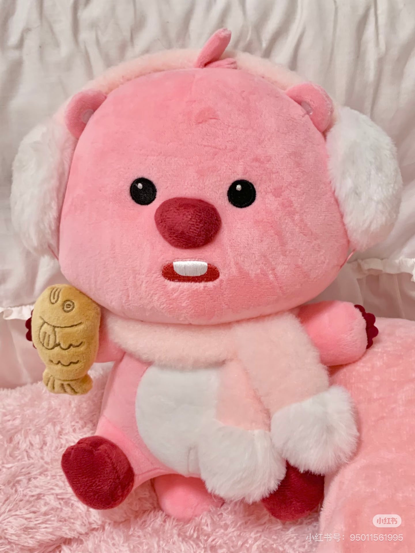 Loopy Fish-Shaped Cake